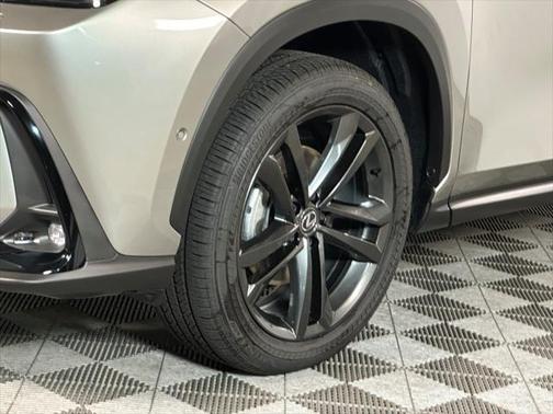 2025 Lexus NX 450h+ Luxury