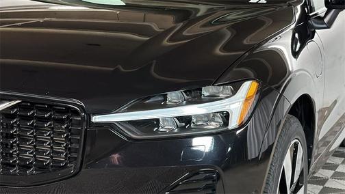 2024 Volvo XC60 Recharge Plug-In Hybrid T8 Plus Dark Theme