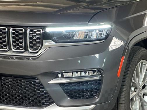 2022 Jeep Grand Cherokee Summit