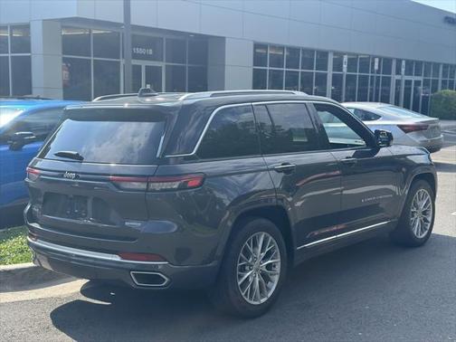 2022 Jeep Grand Cherokee Summit