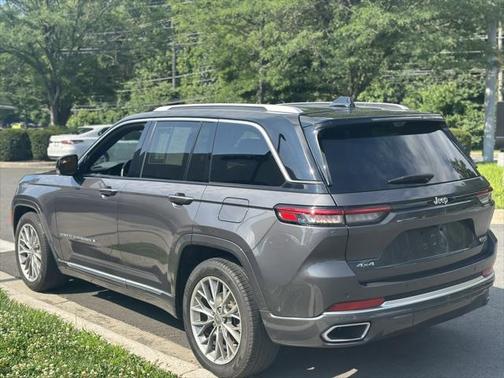 2022 Jeep Grand Cherokee Summit