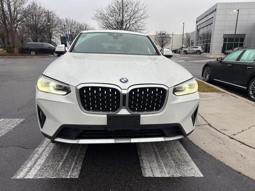 2023 BMW X4 xDrive30i