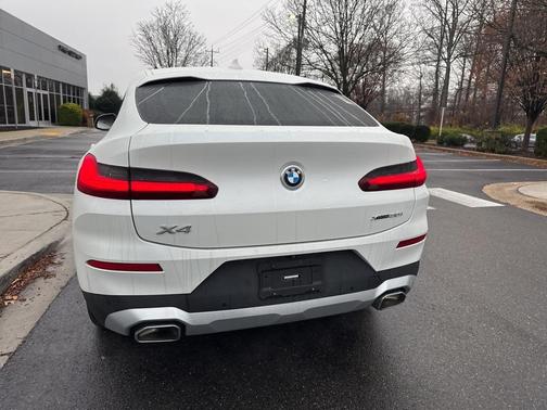 2023 BMW X4 xDrive30i
