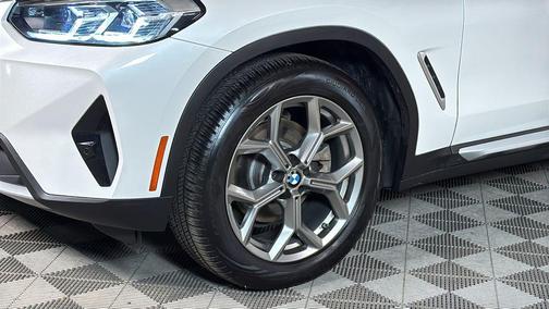 2023 BMW X4 xDrive30i