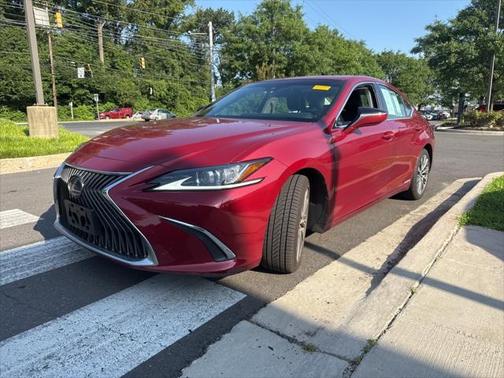 2019 Lexus ES 300h Base