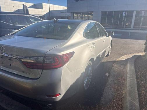 Silver Lining Metallic 2016 Lexus ES 350 Base