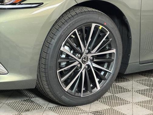 2025 Lexus ES 350 Base