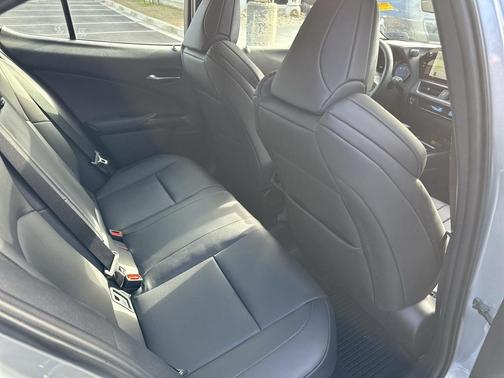 2024 Lexus UX 250h F Sport