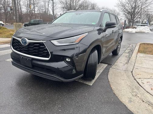 2021 Toyota Highlander Hybrid XLE