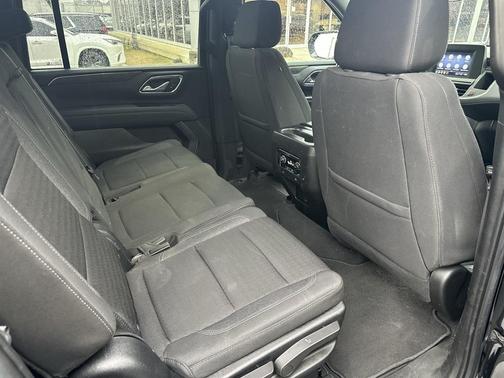 2023 Chevrolet Suburban LS