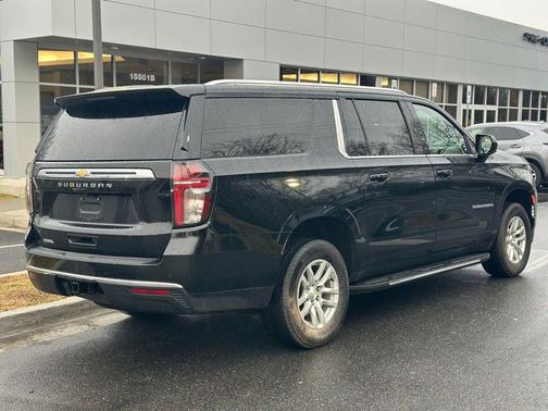 2023 Chevrolet Suburban LS