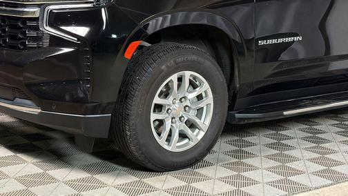 2023 Chevrolet Suburban LS