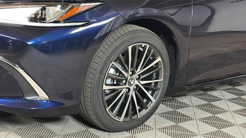 2025 Lexus ES 350 Base