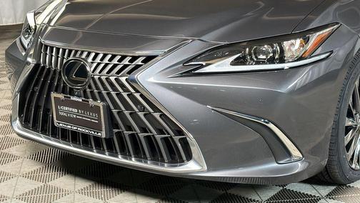 2025 Lexus ES 300h Luxury