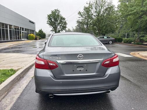 Gun Metallic 2018 Nissan Altima 2.5 S