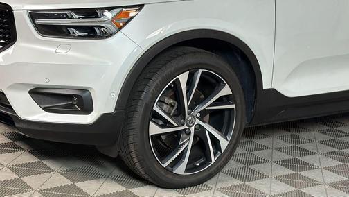 2021 Volvo XC40 T5 R-Design
