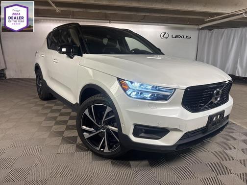 2021 Volvo XC40 T5 R-Design