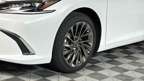 2025 Lexus ES 350 Ultra Luxury
