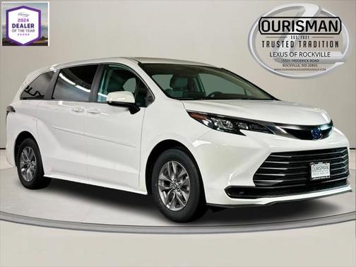2024 Toyota Sienna LE
