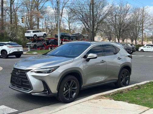 2025 Lexus NX 450h+ Luxury