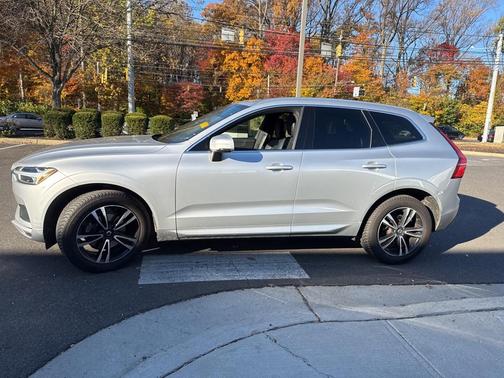 2020 Volvo XC60 T5 Momentum