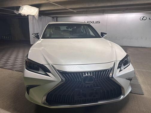 Eminent White Pearl 2021 Lexus ES 250 Base