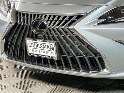 2025 Lexus ES 350 Ultra Luxury