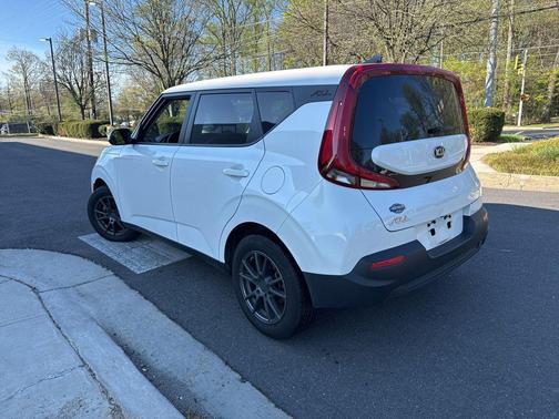 Snow White Pearl 2020 Kia Soul LX