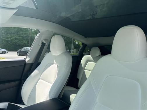 2024 Tesla Model Y Long Range Dual Motor All-Wheel Drive