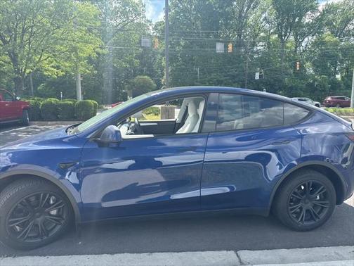 2024 Tesla Model Y Long Range Dual Motor All-Wheel Drive