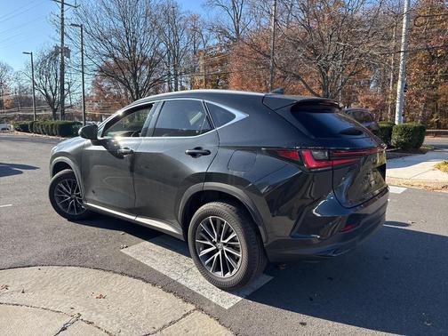 2022 Lexus NX 350h Premium