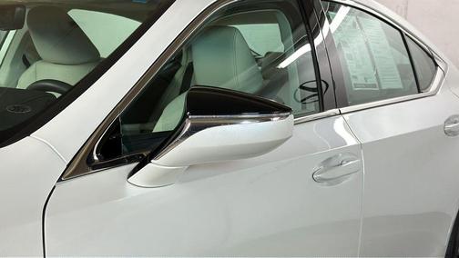 2023 Lexus ES 250 Base