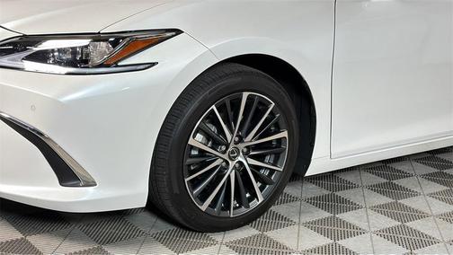 2023 Lexus ES 250 Base