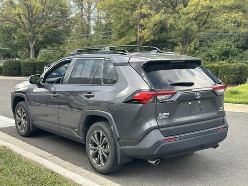 2022 Toyota RAV4 Hybrid XLE Premium