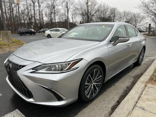 2025 Lexus ES 350 Base