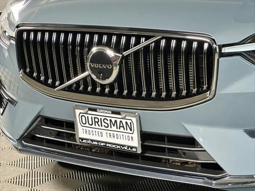 2023 Volvo XC60 B5 Plus Bright Theme