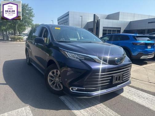 2022 Toyota Sienna XLE 7 Passenger