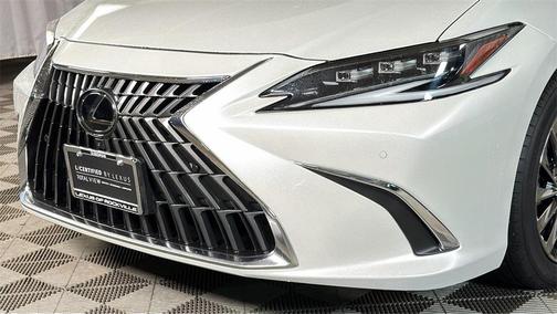 2025 Lexus ES 350 Ultra Luxury