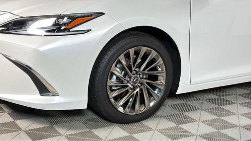 2025 Lexus ES 350 Ultra Luxury