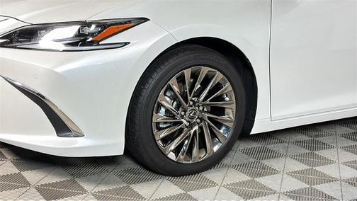 2025 Lexus ES 350 Ultra Luxury