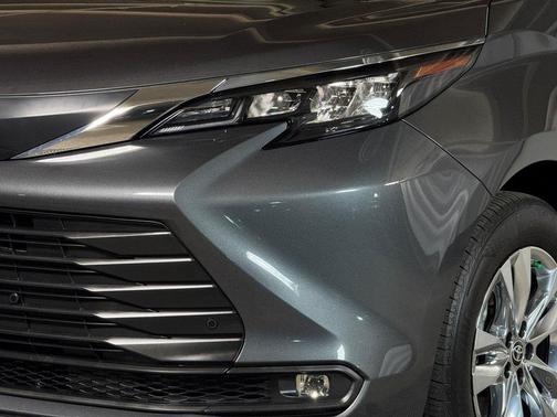 2025 Toyota Sienna XLE 7 Passenger