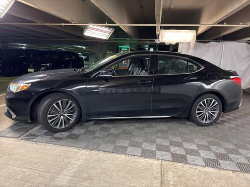 Crystal Black Pearl 2018 Acura TLX Base