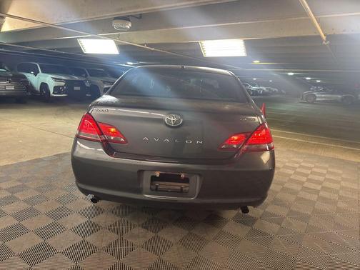 Magnetic Gray Metallic 2010 Toyota Avalon Limited