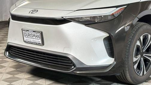 Wind Chill Pearl 2025 Toyota bZ4X XLE