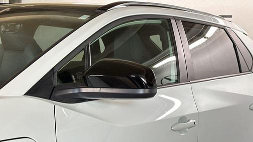 Wind Chill Pearl 2025 Toyota bZ4X XLE