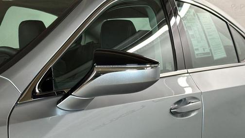 Iridium 2023 Lexus ES 350 Base