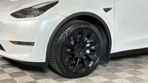 2024 Tesla Model Y Long Range Dual Motor All-Wheel Drive