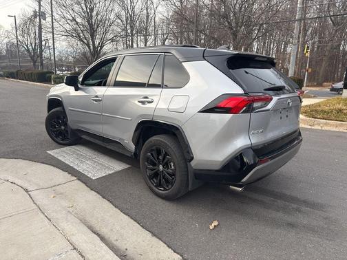 2024 Toyota RAV4 Hybrid SE