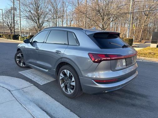 2022 Audi e-tron Premium