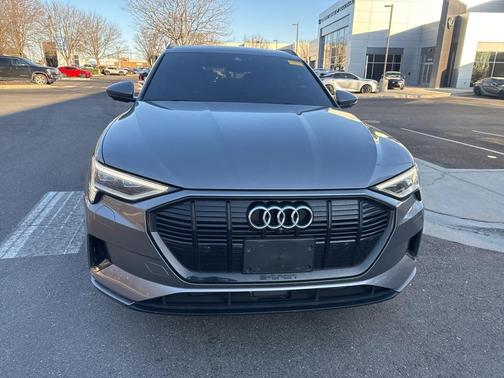 2022 Audi e-tron Premium